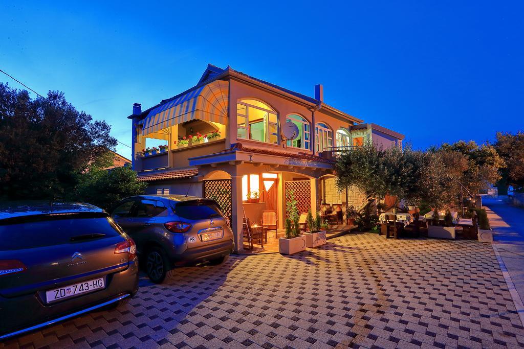 Apartments Melita Бибине Екстериор снимка