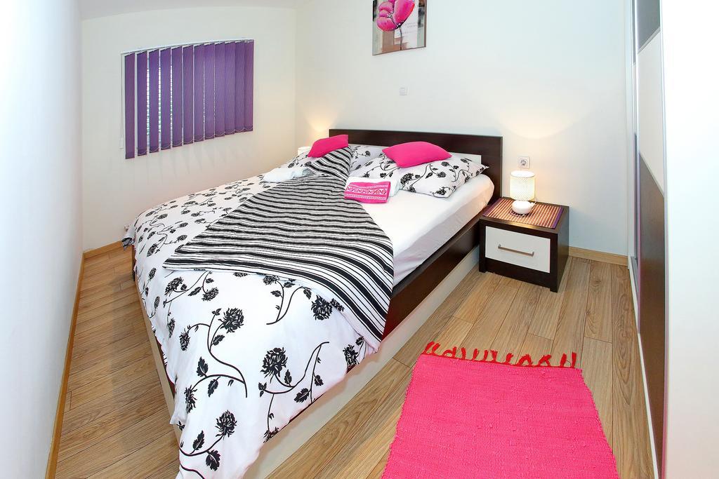 Apartments Melita Бибине Стая снимка