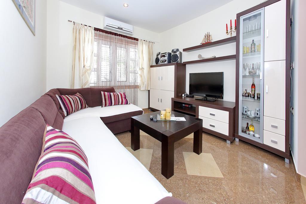 Apartments Melita Бибине Стая снимка