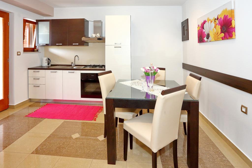 Apartments Melita Бибине Стая снимка