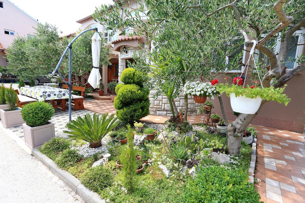 Apartments Melita Бибине Екстериор снимка