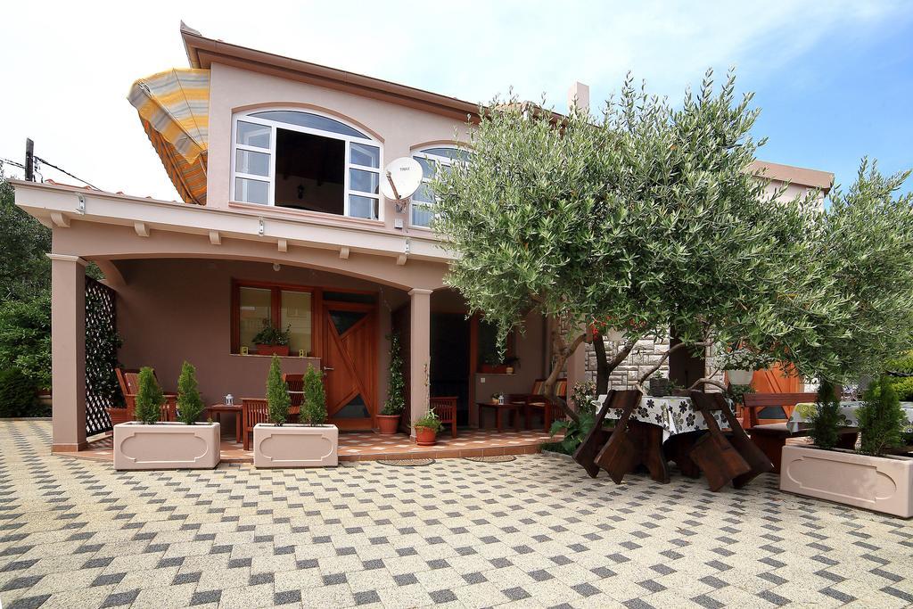 Apartments Melita Бибине Екстериор снимка